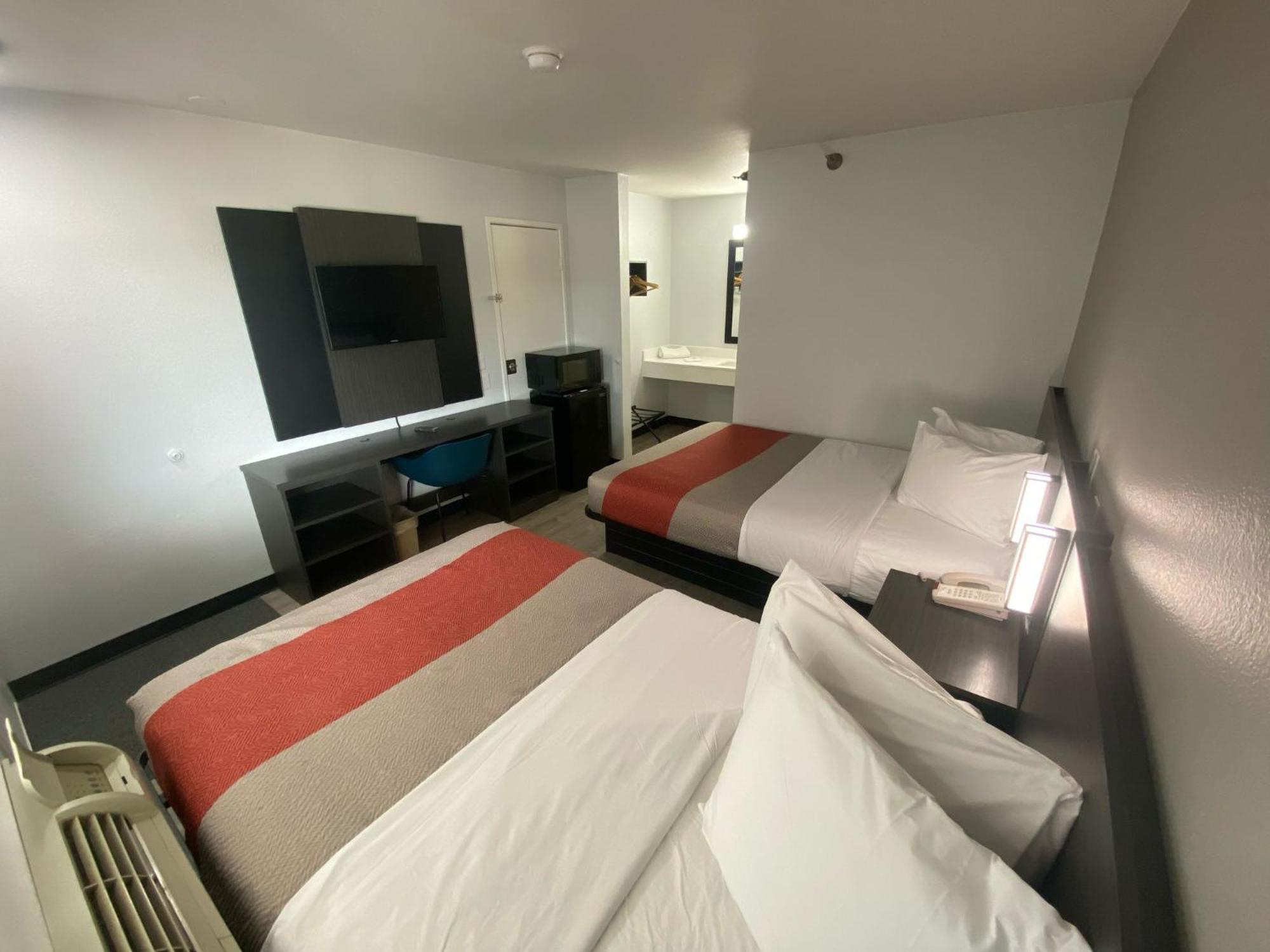 Motel 6-Windsor Locks, Ct - Hartford Екстериор снимка