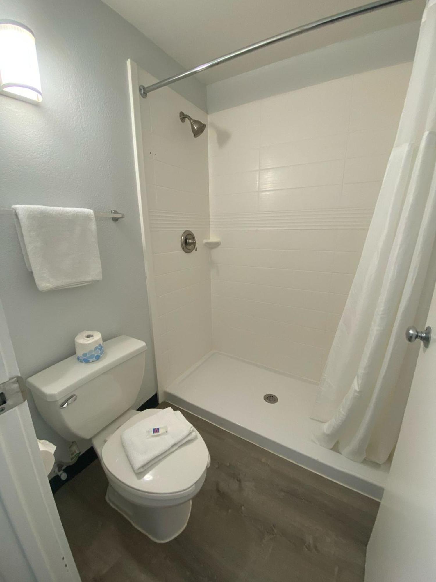 Motel 6-Windsor Locks, Ct - Hartford Екстериор снимка