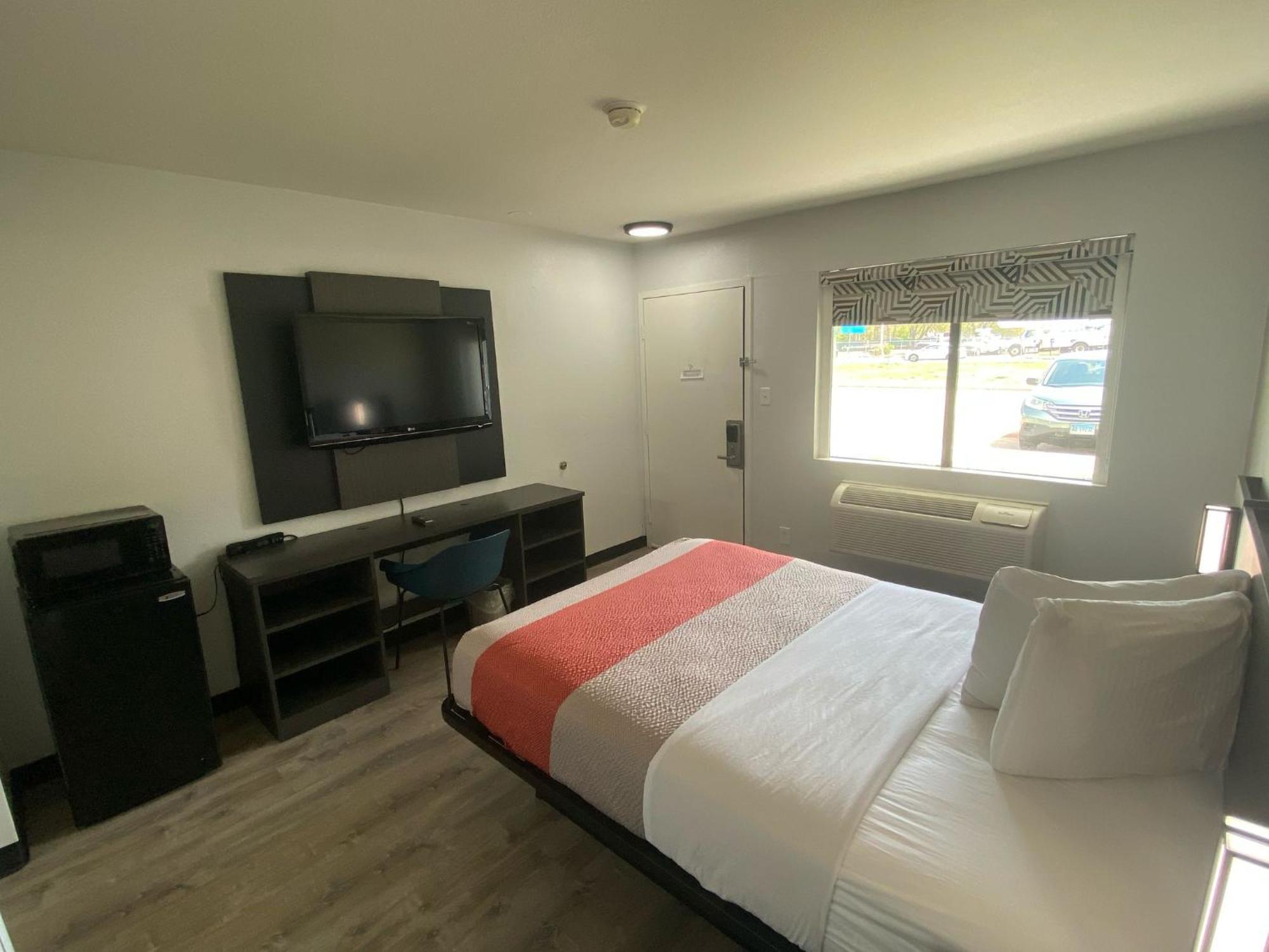 Motel 6-Windsor Locks, Ct - Hartford Екстериор снимка