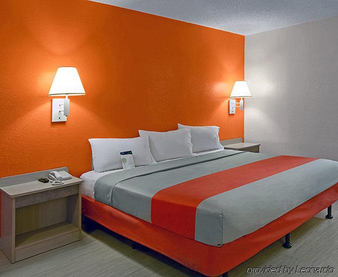 Motel 6-Windsor Locks, Ct - Hartford Екстериор снимка
