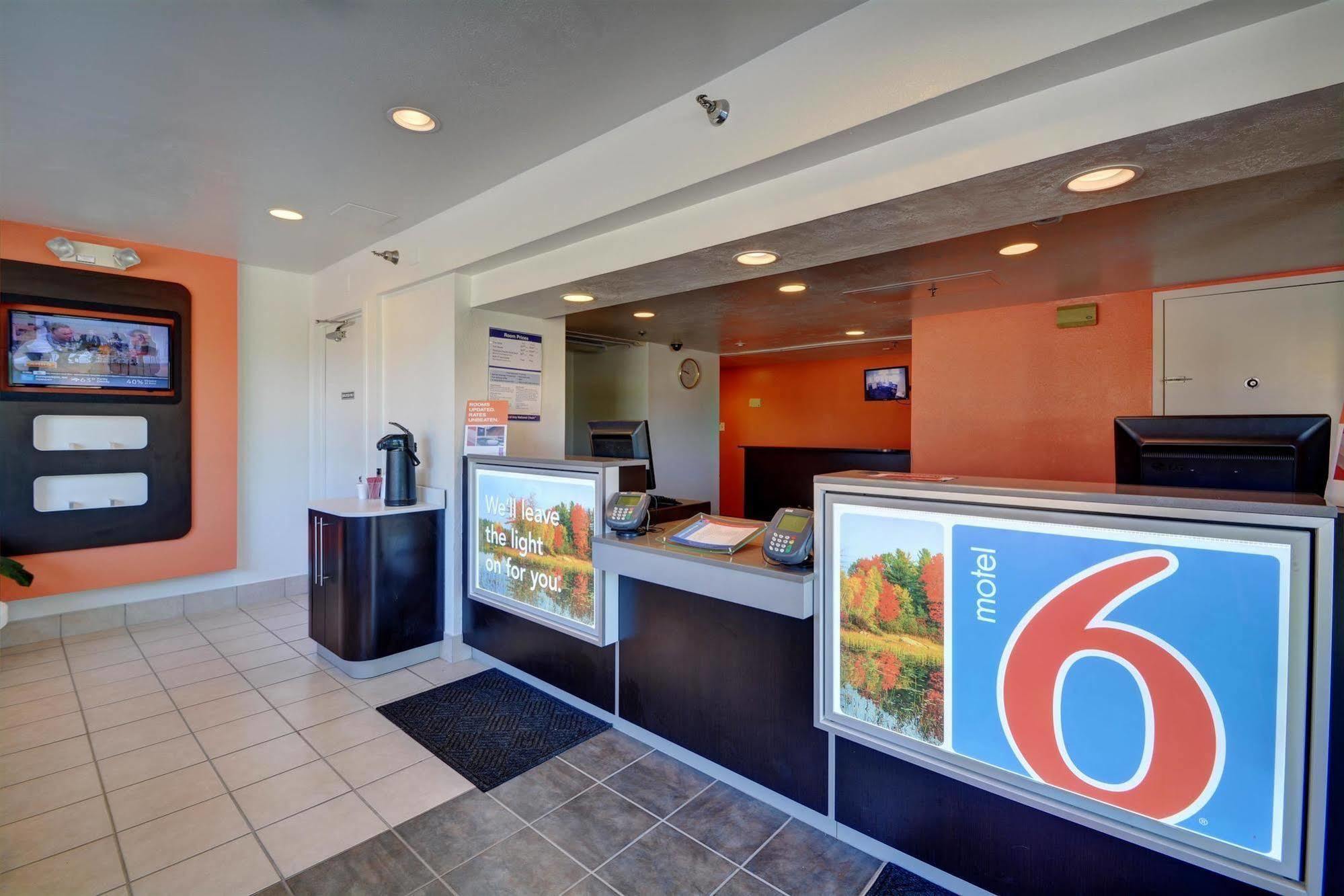 Motel 6-Windsor Locks, Ct - Hartford Екстериор снимка