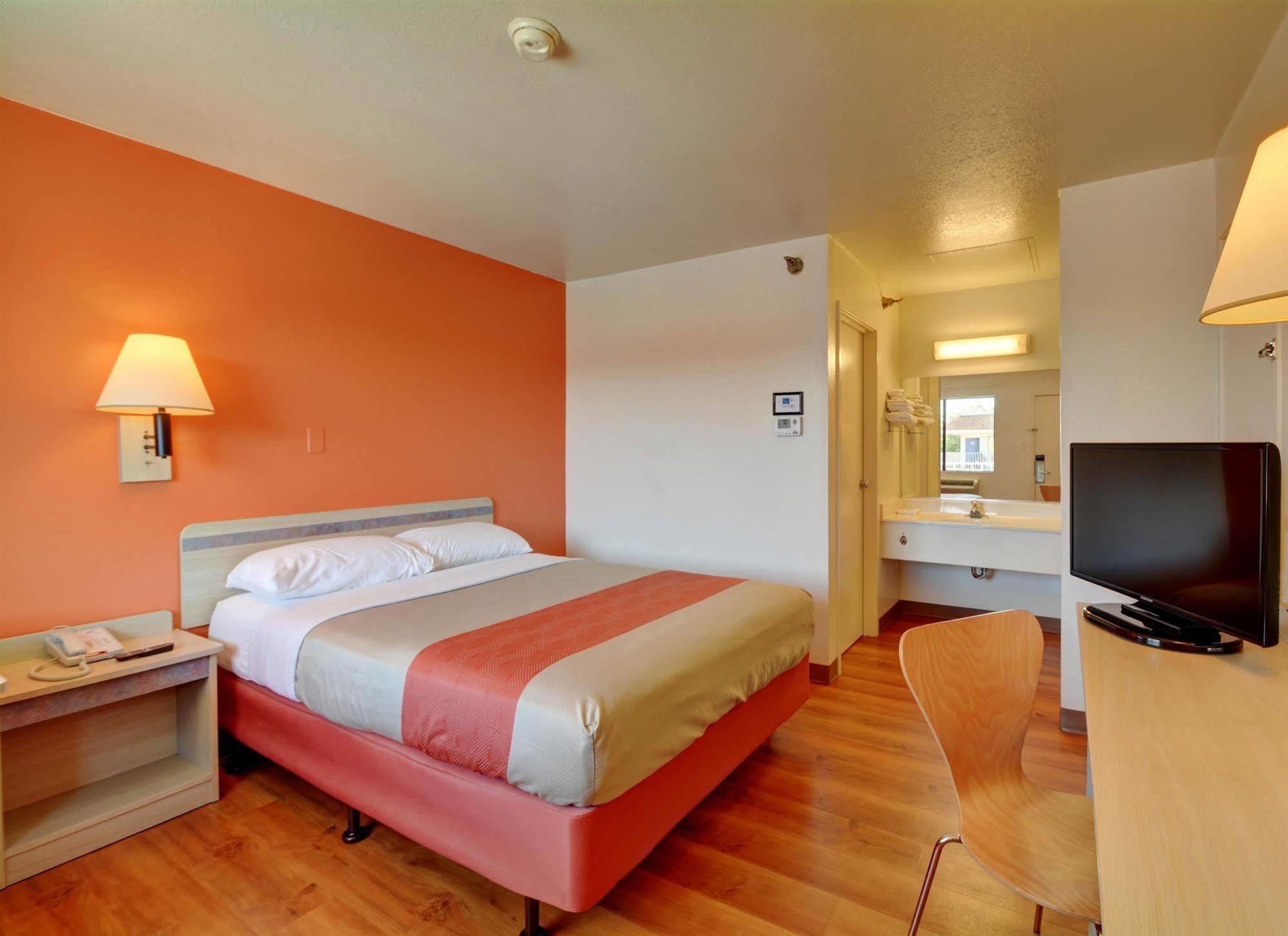 Motel 6-Windsor Locks, Ct - Hartford Екстериор снимка