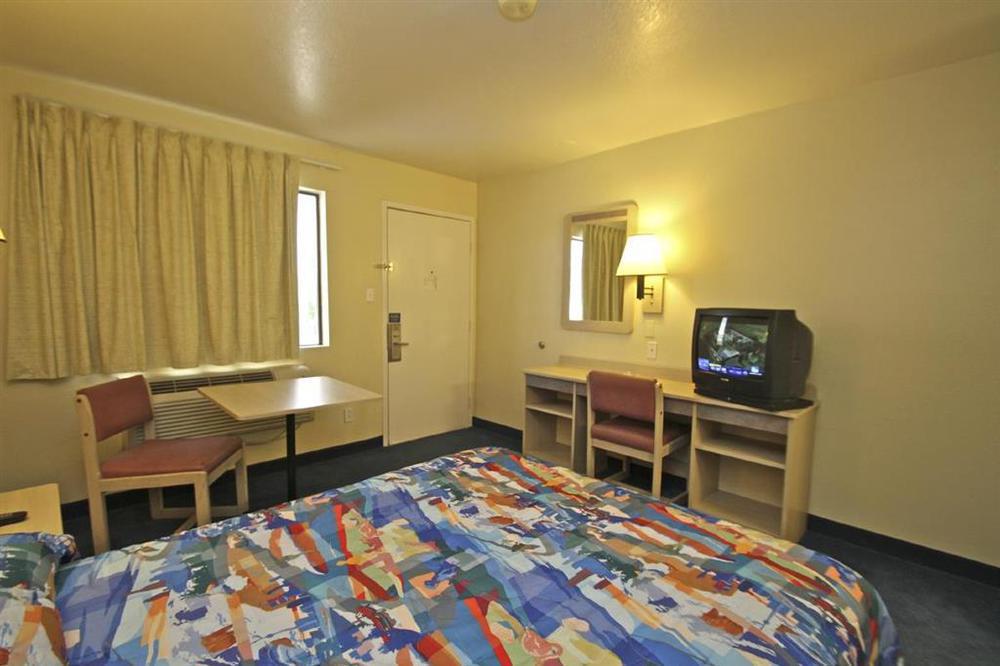 Motel 6-Windsor Locks, Ct - Hartford Стая снимка