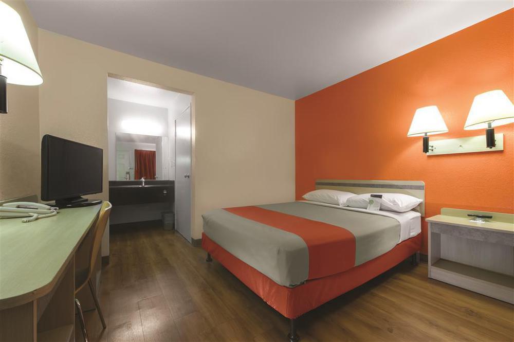 Motel 6-Windsor Locks, Ct - Hartford Стая снимка
